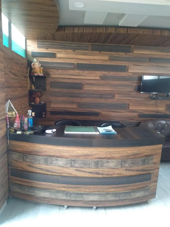 Woodland Lodge And Restaurant Гувахати Екстериор снимка