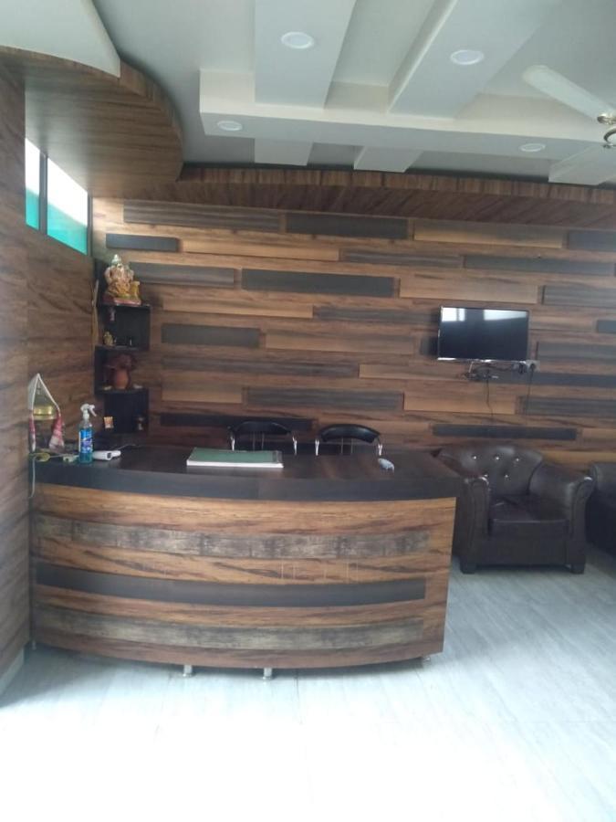 Woodland Lodge And Restaurant Гувахати Екстериор снимка